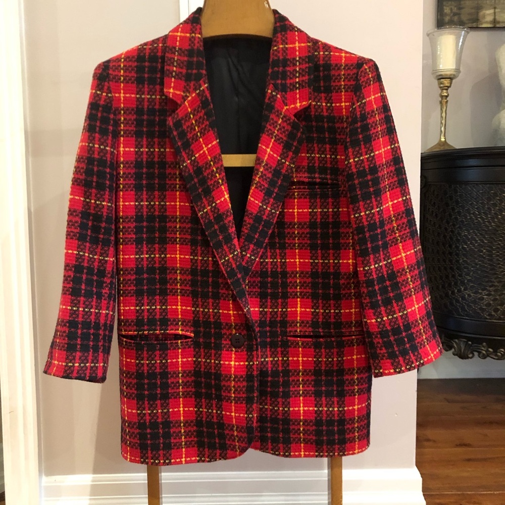 Vintage razz 3/4 red and black plaid blazer size 9  (large) excellent condition